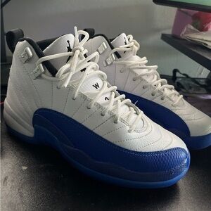 Boys Jordan 12 size 4